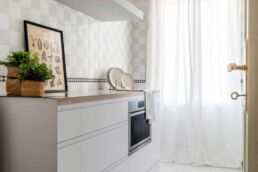 MANUELA-VITULANO-HOME-STAGING-ROMA-PRIMA-E-DOPO-CUCINA